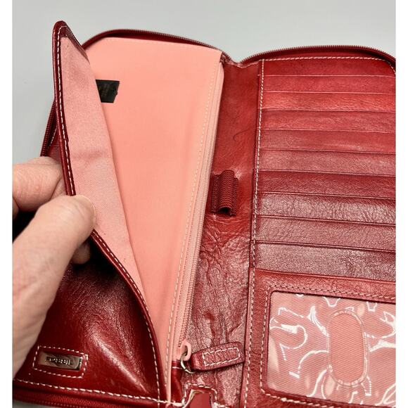 Fossil Red Leather Zip Around Travel Passport Organizer Wristlet Wallet Purse - Picture 11 of 16
